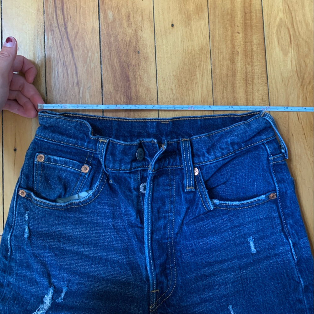 Levi’s High Rise Jeans! - Picture 3 of 10